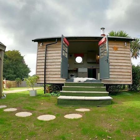 Romantic Retreat - Luxury Shepherds Hut + Hot Tub! Camborne Zewnętrze zdjęcie