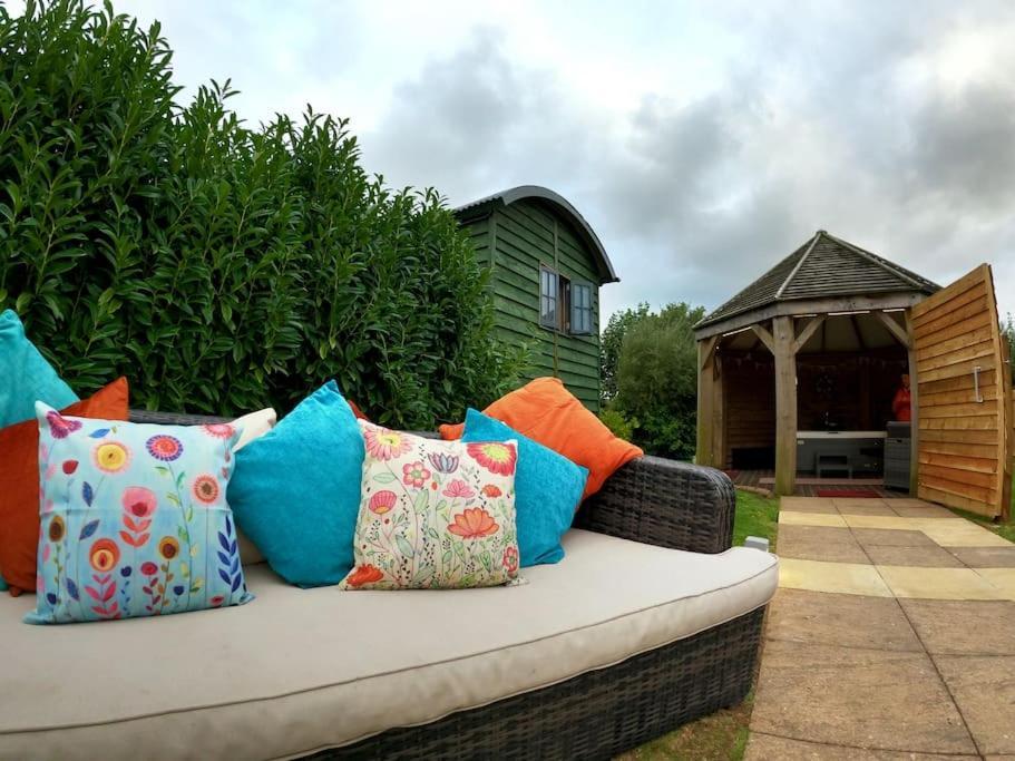 Romantic Retreat - Luxury Shepherds Hut + Hot Tub! Camborne Zewnętrze zdjęcie