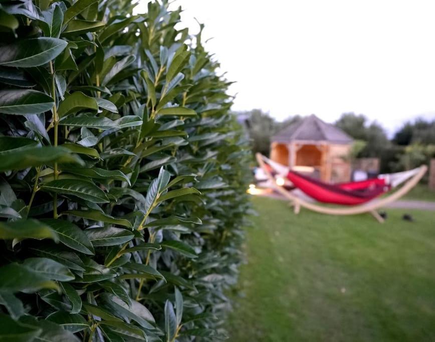 Romantic Retreat - Luxury Shepherds Hut + Hot Tub! Camborne Zewnętrze zdjęcie