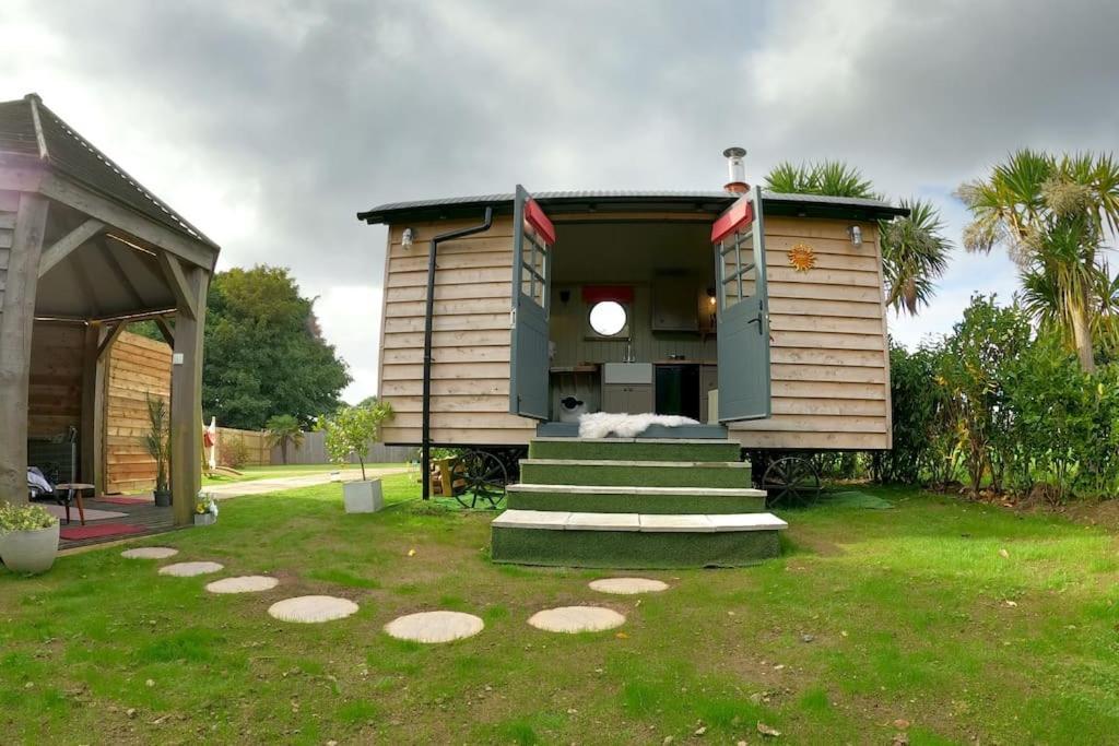 Romantic Retreat - Luxury Shepherds Hut + Hot Tub! Camborne Zewnętrze zdjęcie