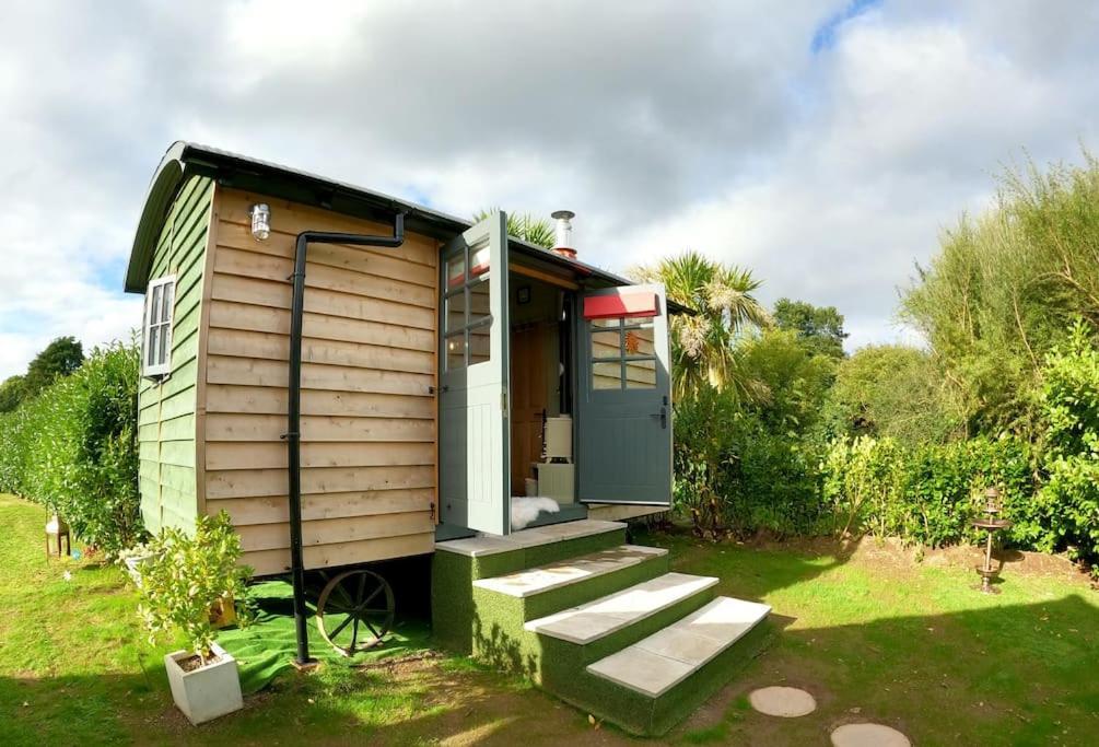 Romantic Retreat - Luxury Shepherds Hut + Hot Tub! Camborne Zewnętrze zdjęcie